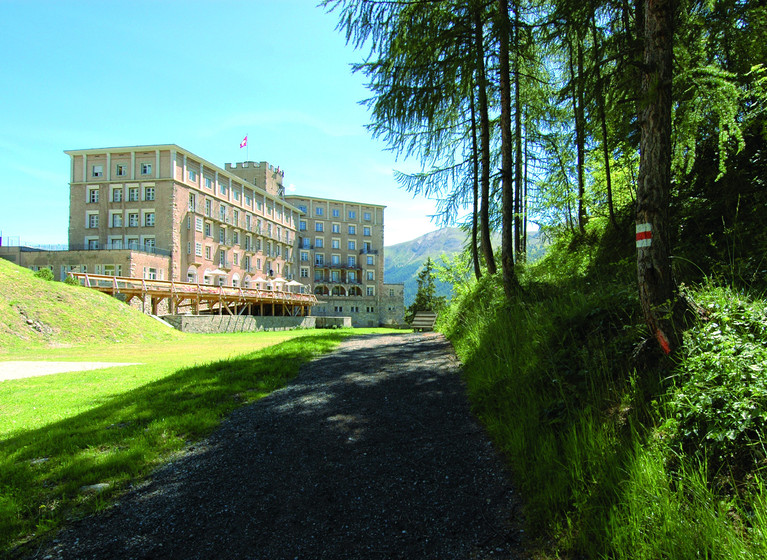 Das Hotel Castell im Sommer von St. Moritz